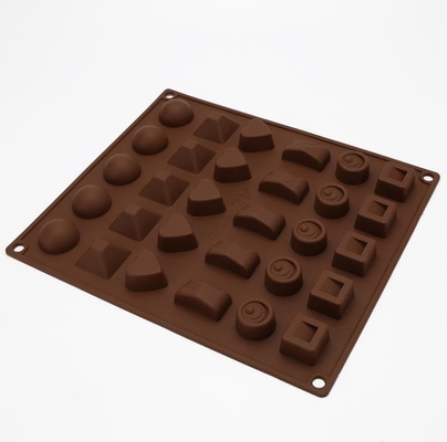 Die multi Art-Süßigkeit, die Formen, Minischokolade macht, formt einfachen Speicher des Weihnachten3d